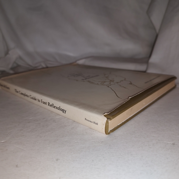 The Complete Guide to Foot Reflexology by Kevin and Barbara Kunz 1982 HC Used - Picture 2 of 6